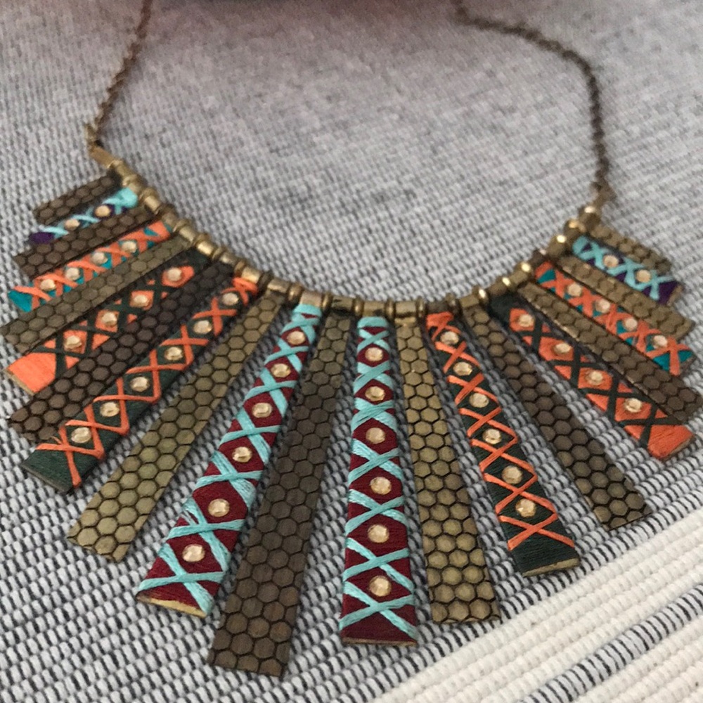 ZAD Statement Necklace - Picture 2 of 3